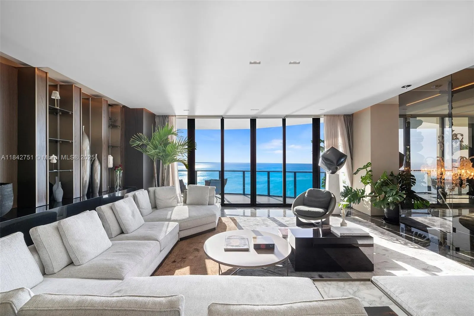 19575 Collins Ave, #38
