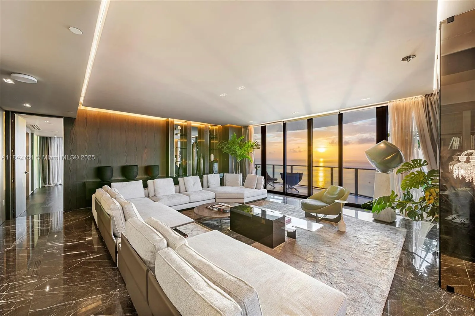 19575 Collins Ave, #38