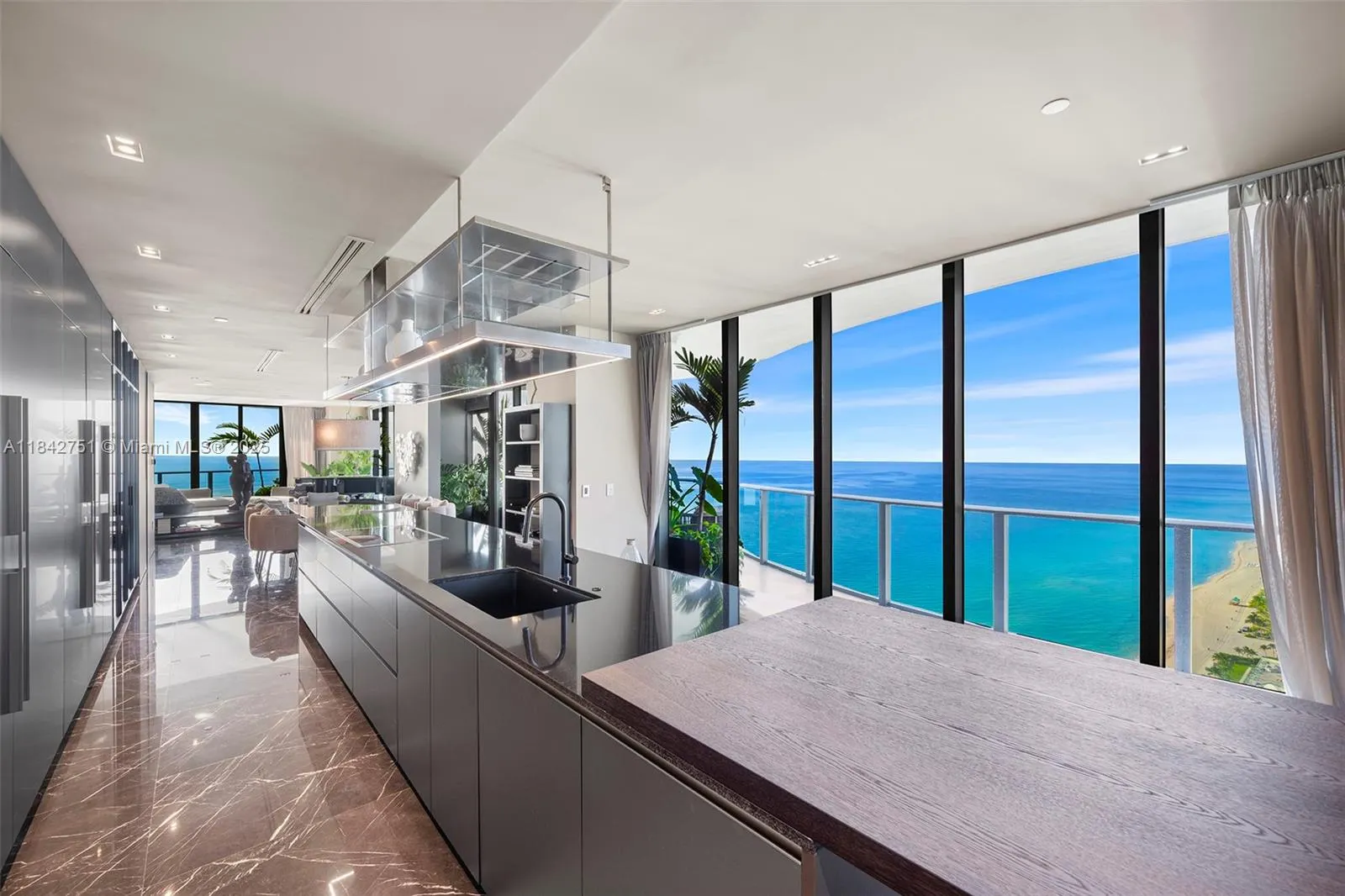 19575 Collins Ave, #38
