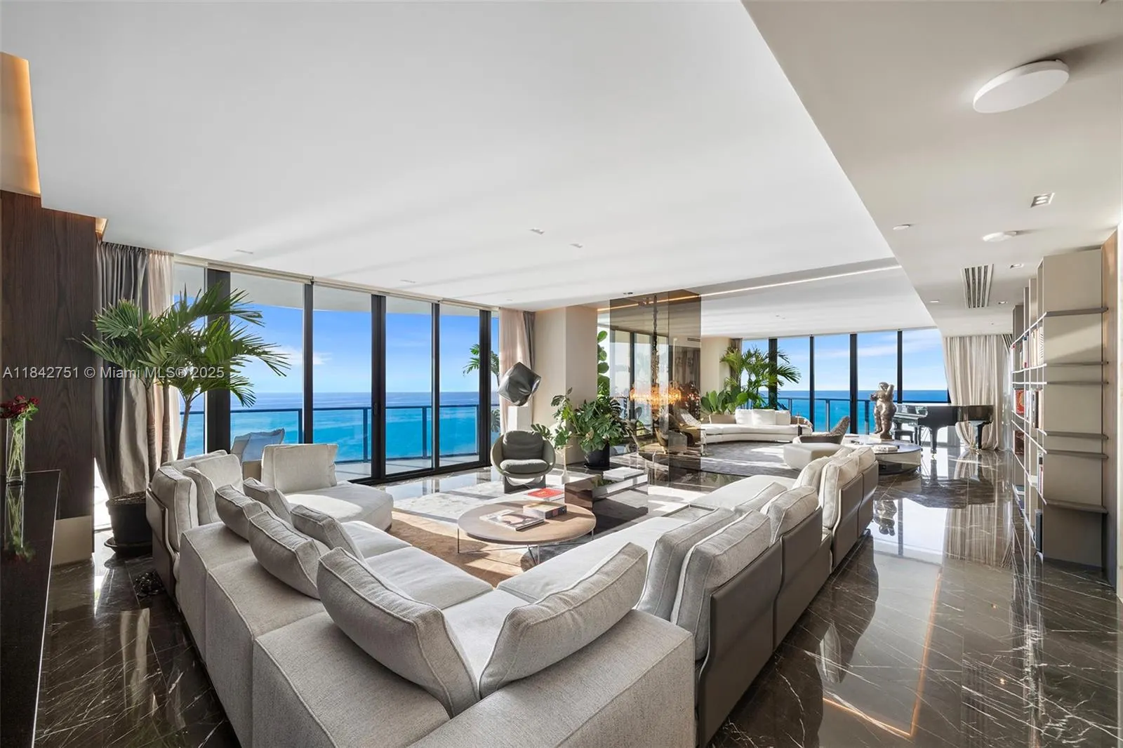 19575 Collins Ave, #38