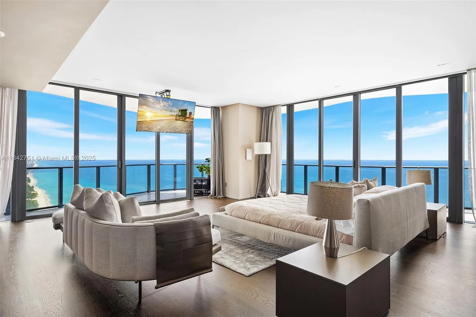 19575 Collins Ave, #38