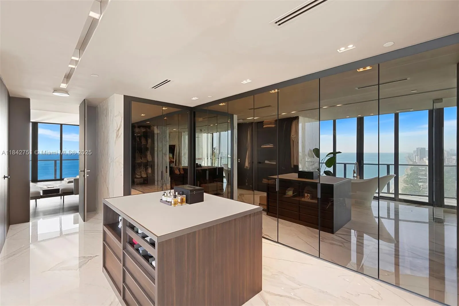 19575 Collins Ave, #38