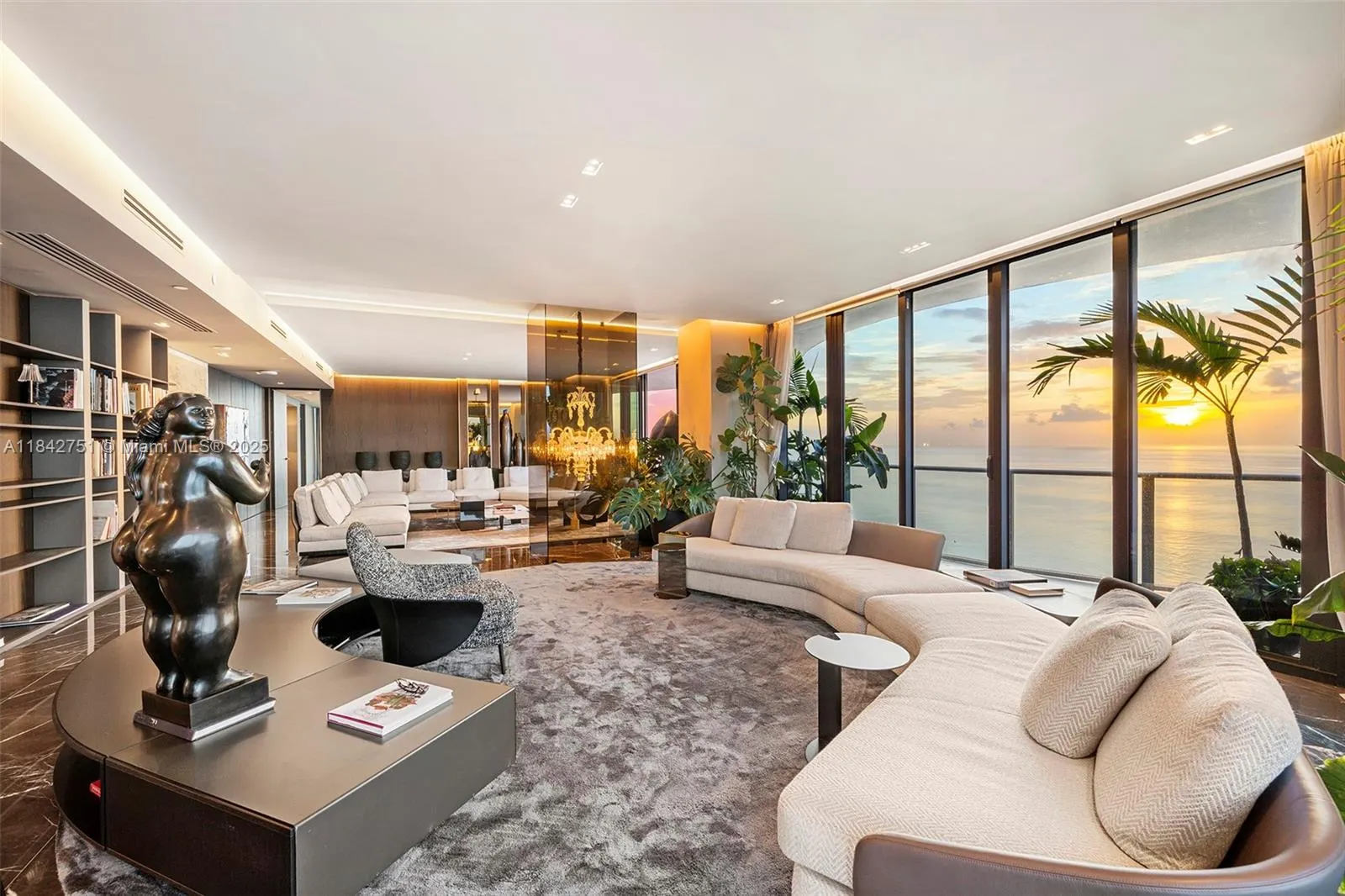 19575 Collins Ave, #38