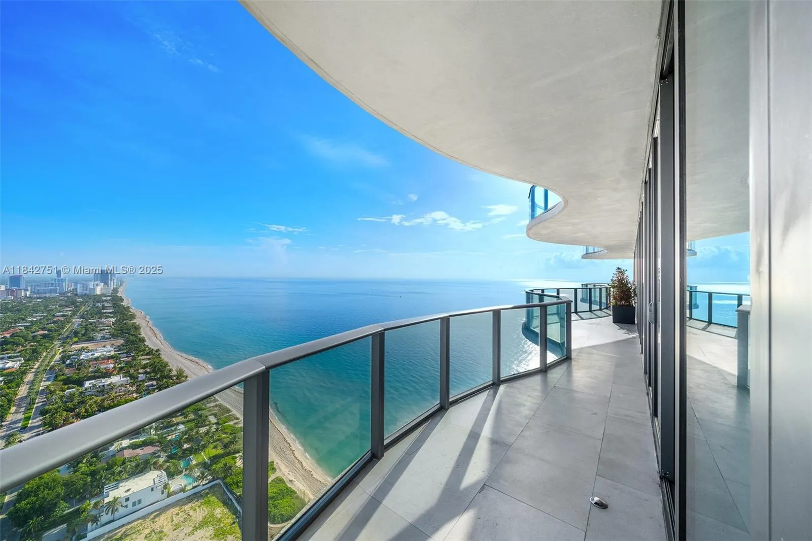 19575 Collins Ave, #38