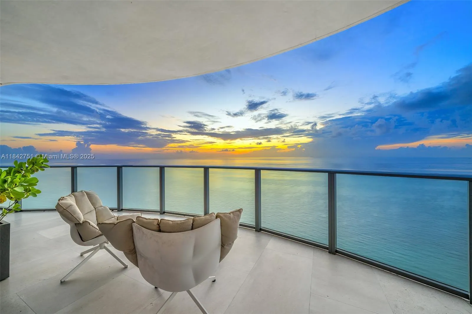 19575 Collins Ave, #38