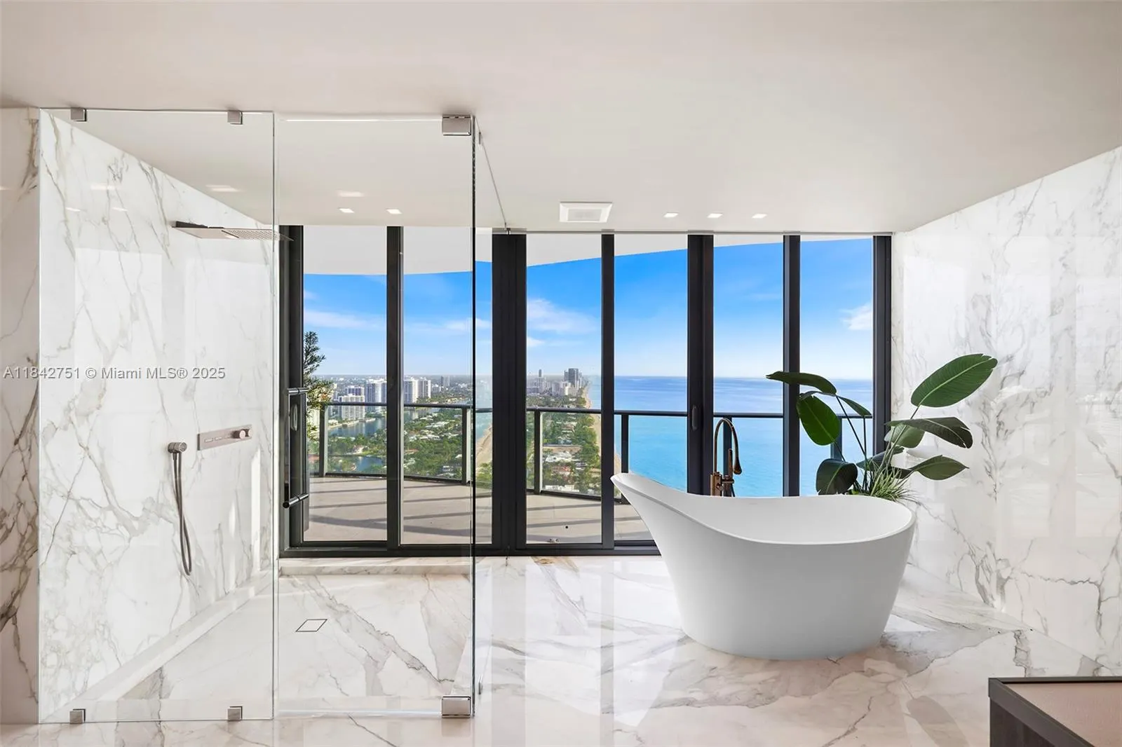 19575 Collins Ave, #38