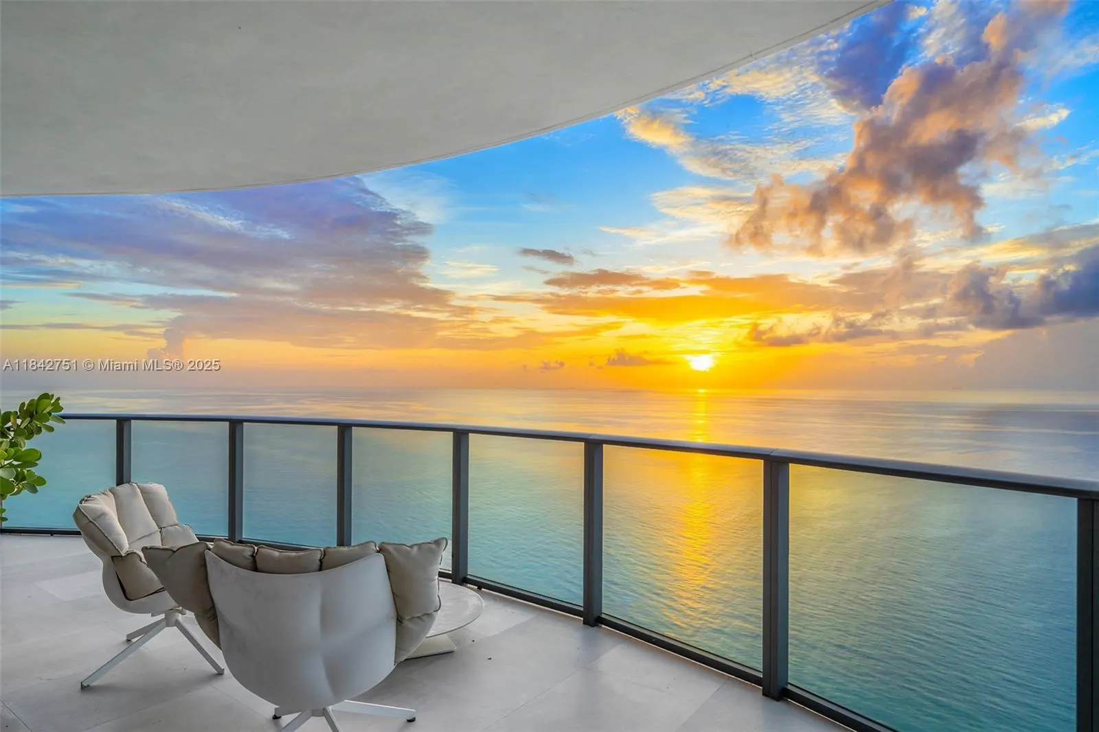 19575 Collins Ave, #38