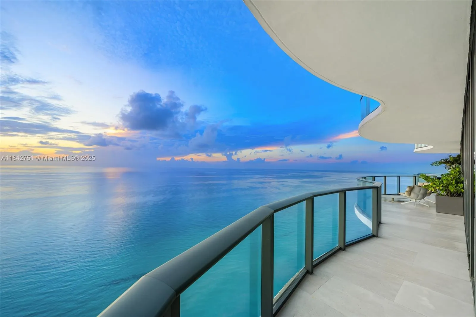 19575 Collins Ave, #38