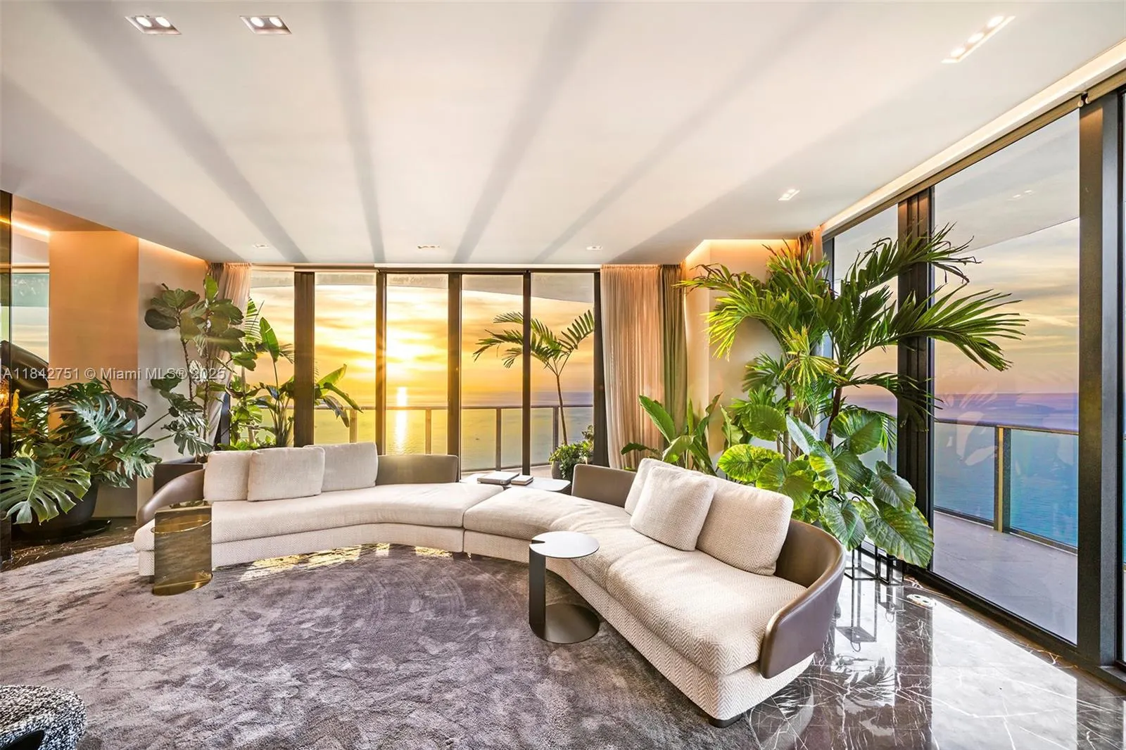 19575 Collins Ave, #38