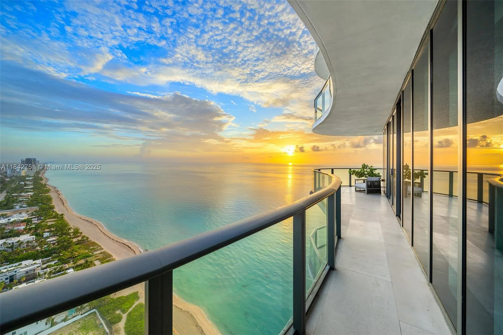 19575 Collins Ave, #38