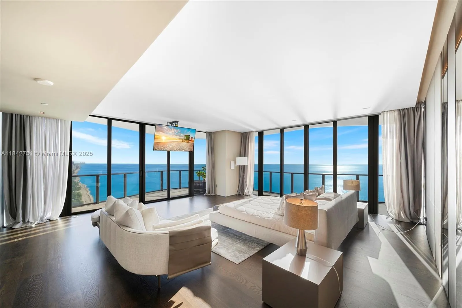 19575 Collins Ave, #38
