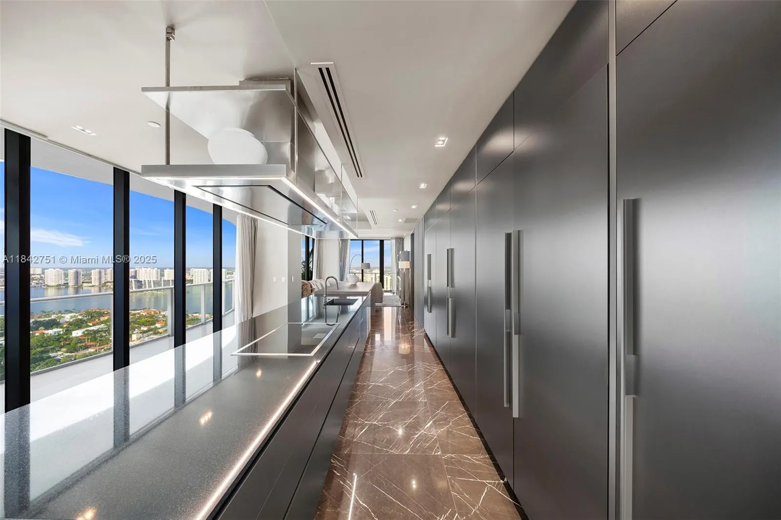19575 Collins Ave, #38