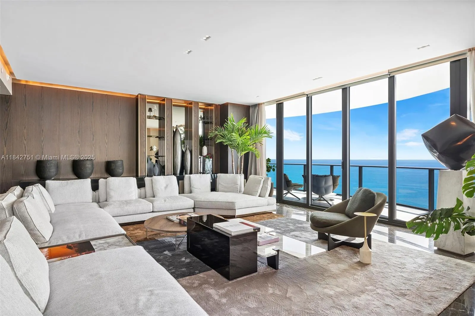 19575 Collins Ave, #38