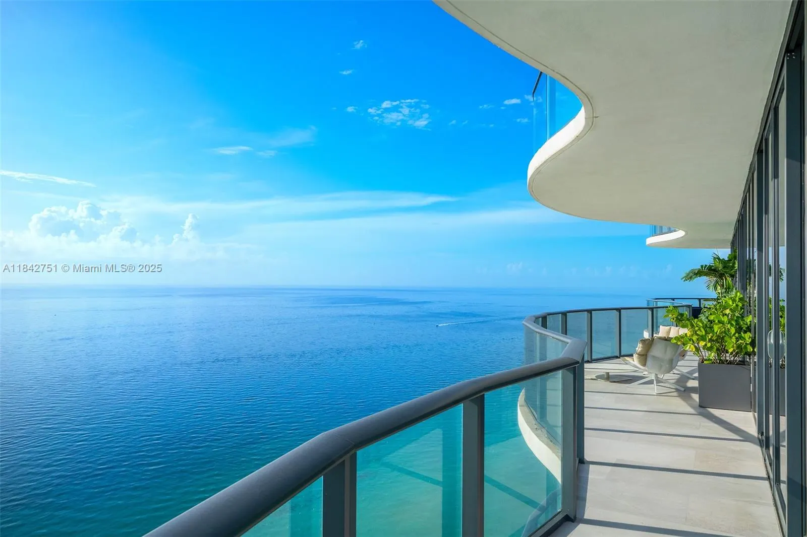 19575 Collins Ave, #38