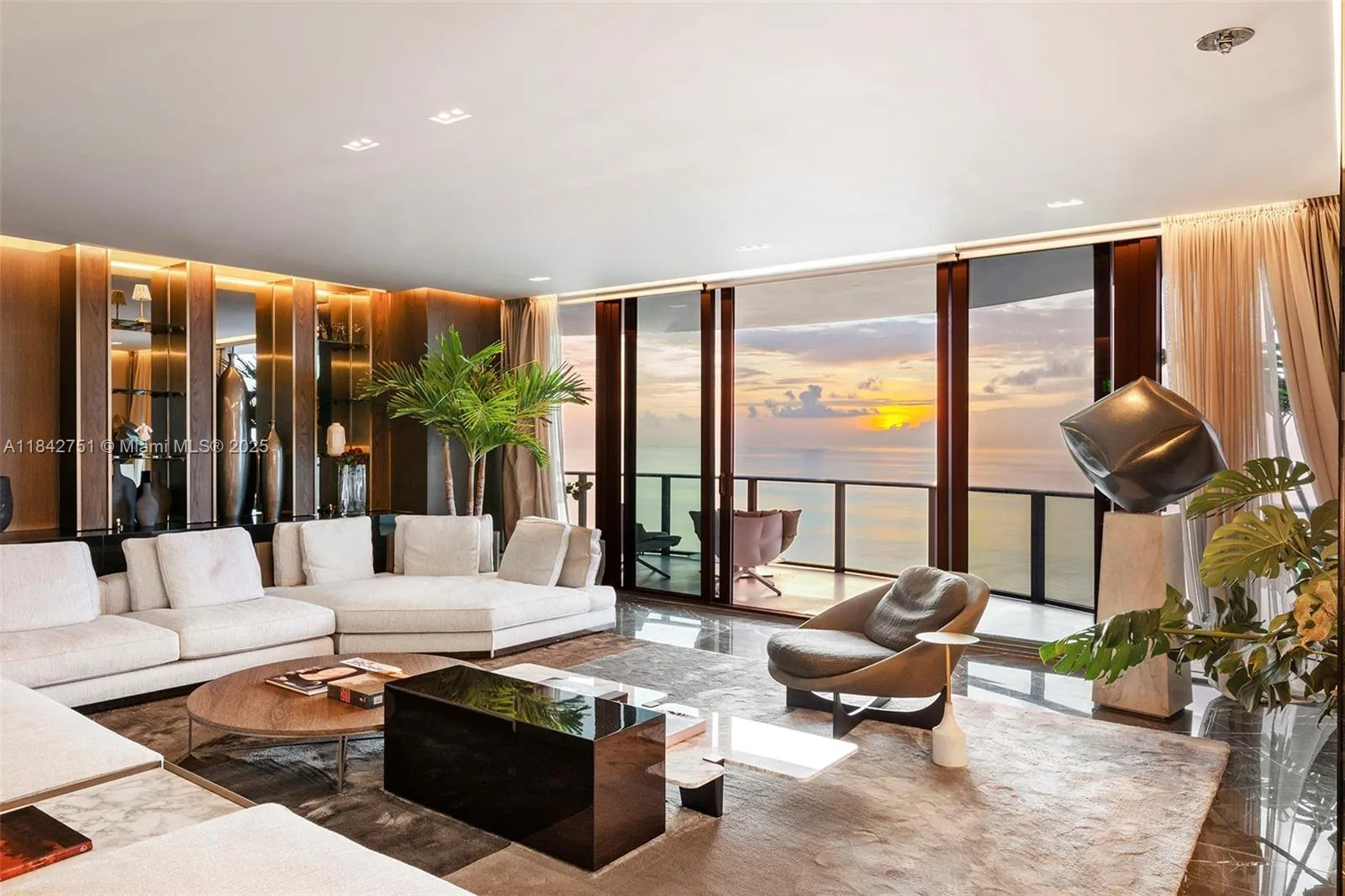 19575 Collins Ave, #38