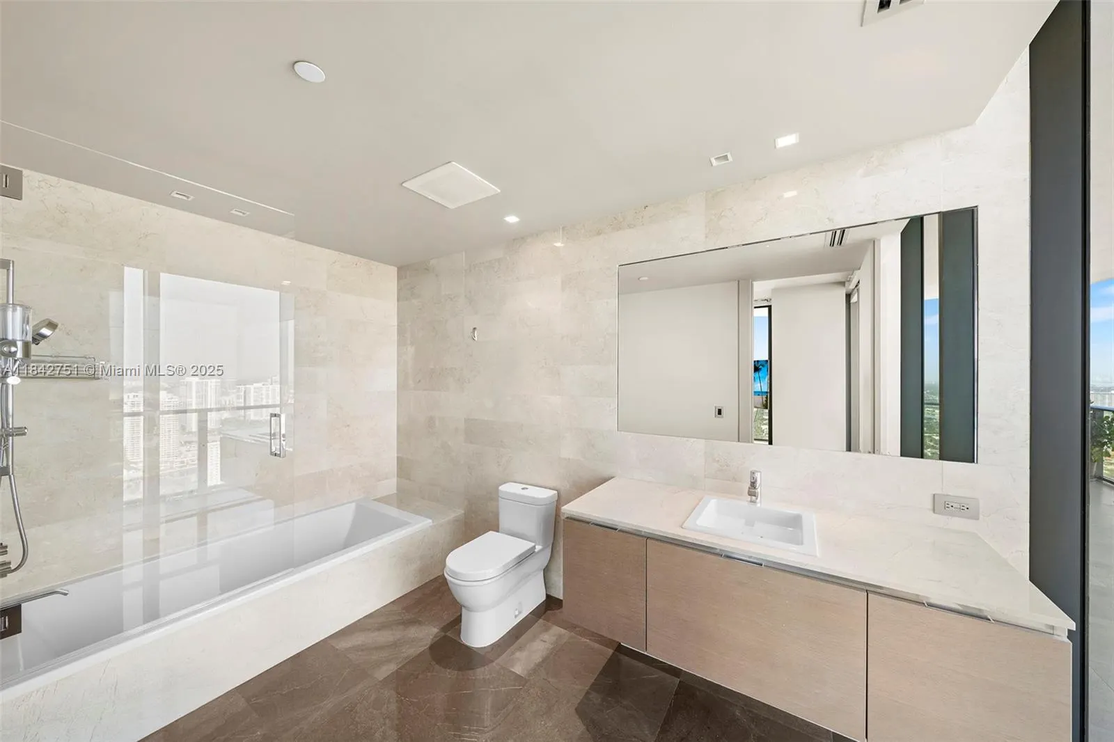 19575 Collins Ave, #38