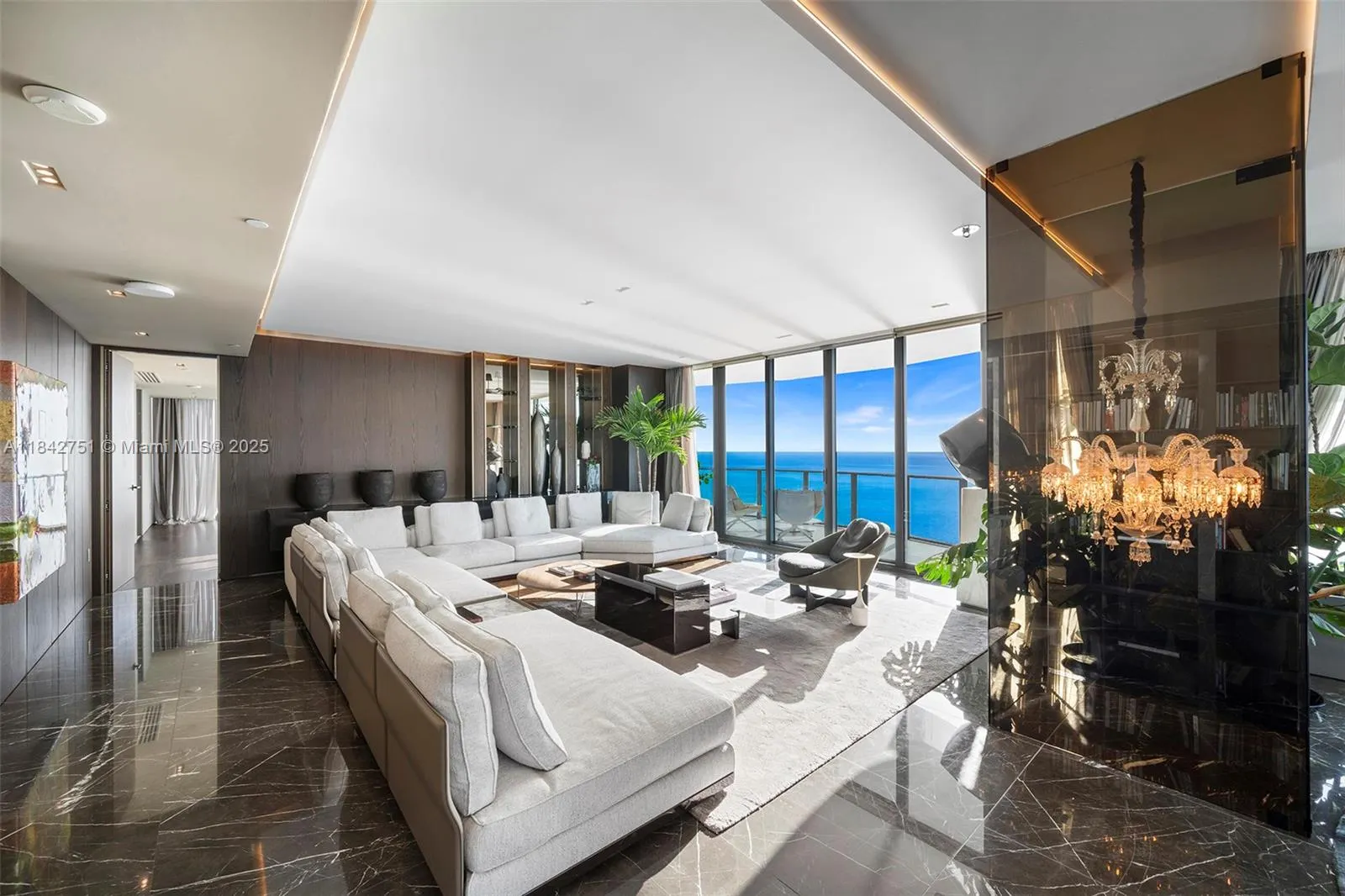 19575 Collins Ave, #38