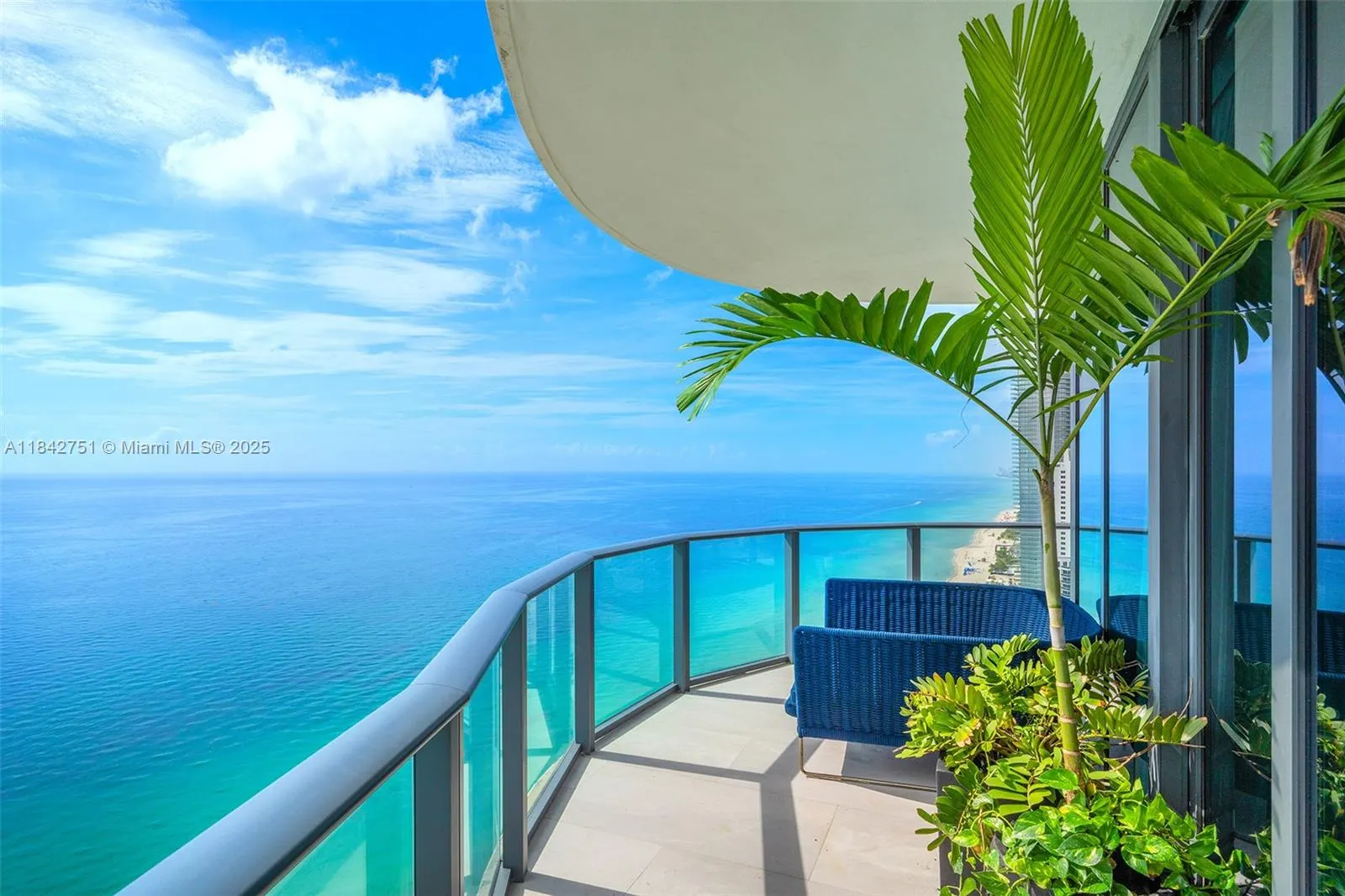 19575 Collins Ave, #38