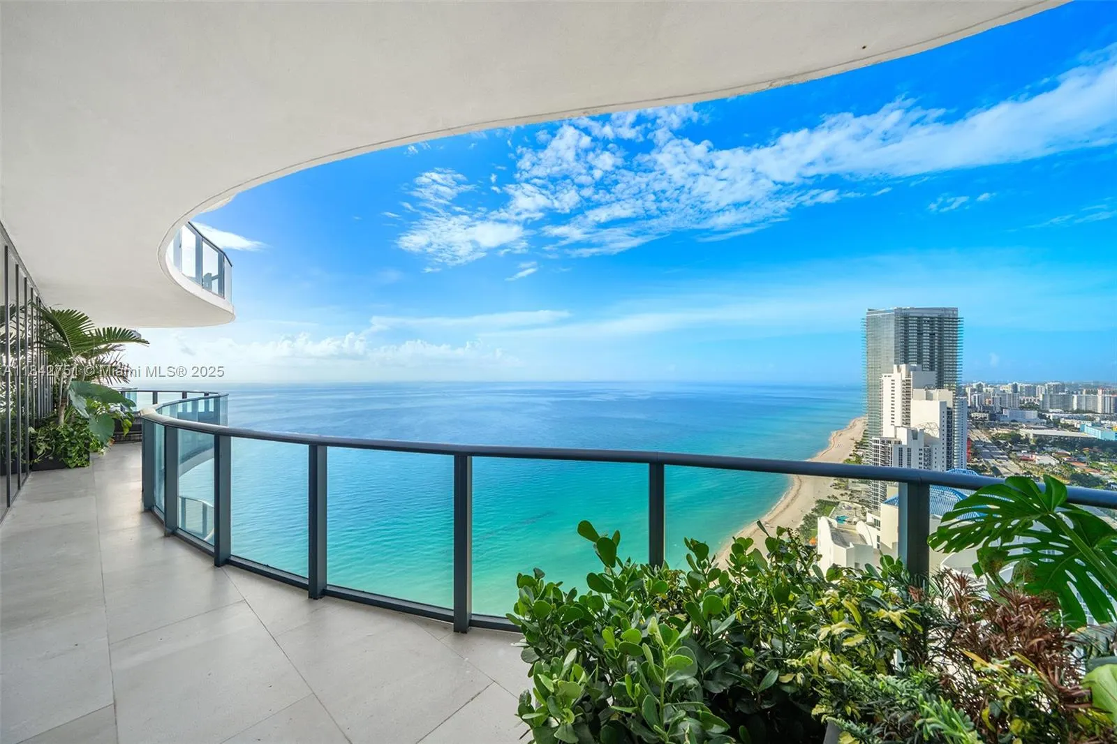 19575 Collins Ave, #38