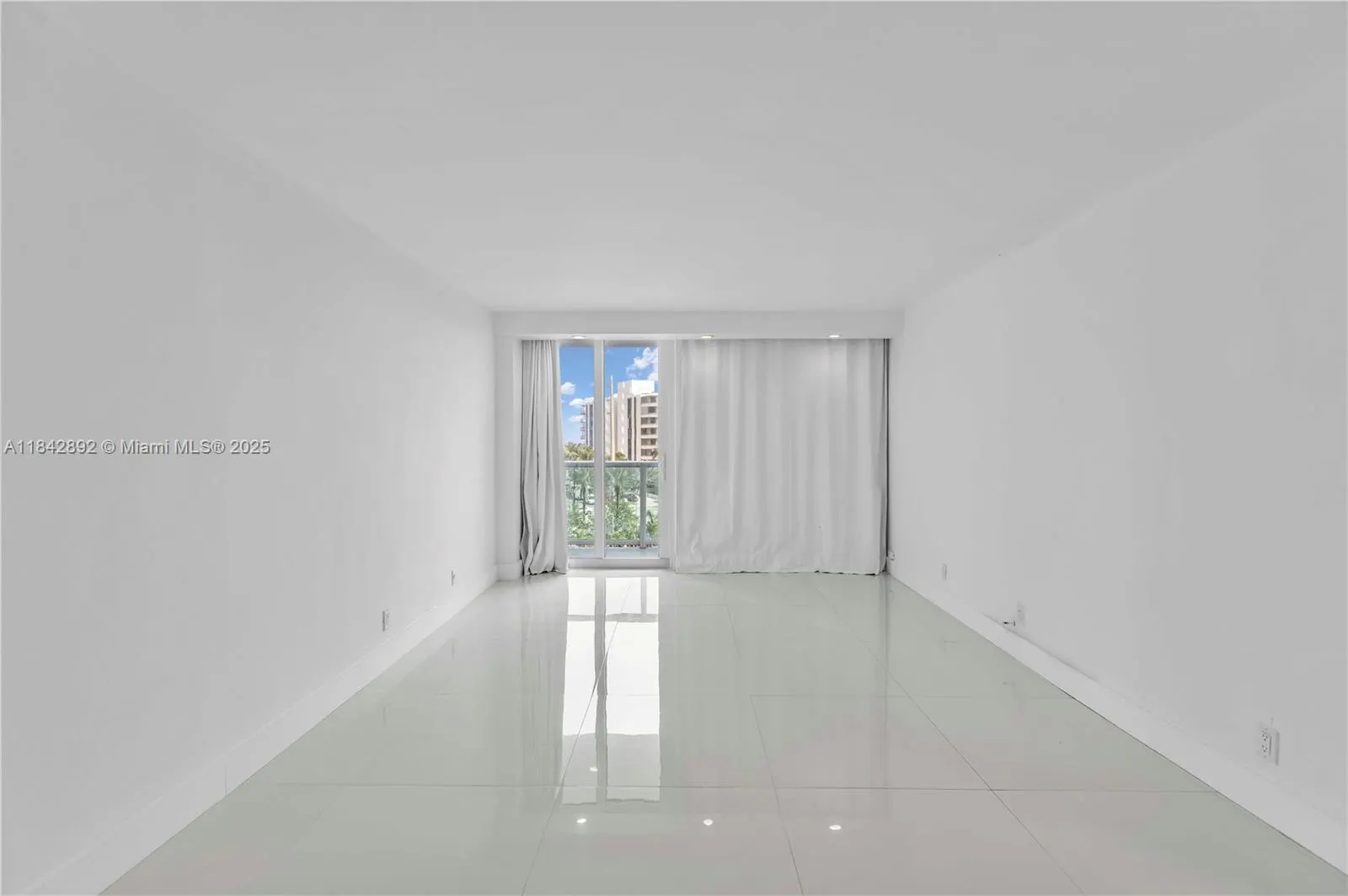 100 Bayview Dr, #508