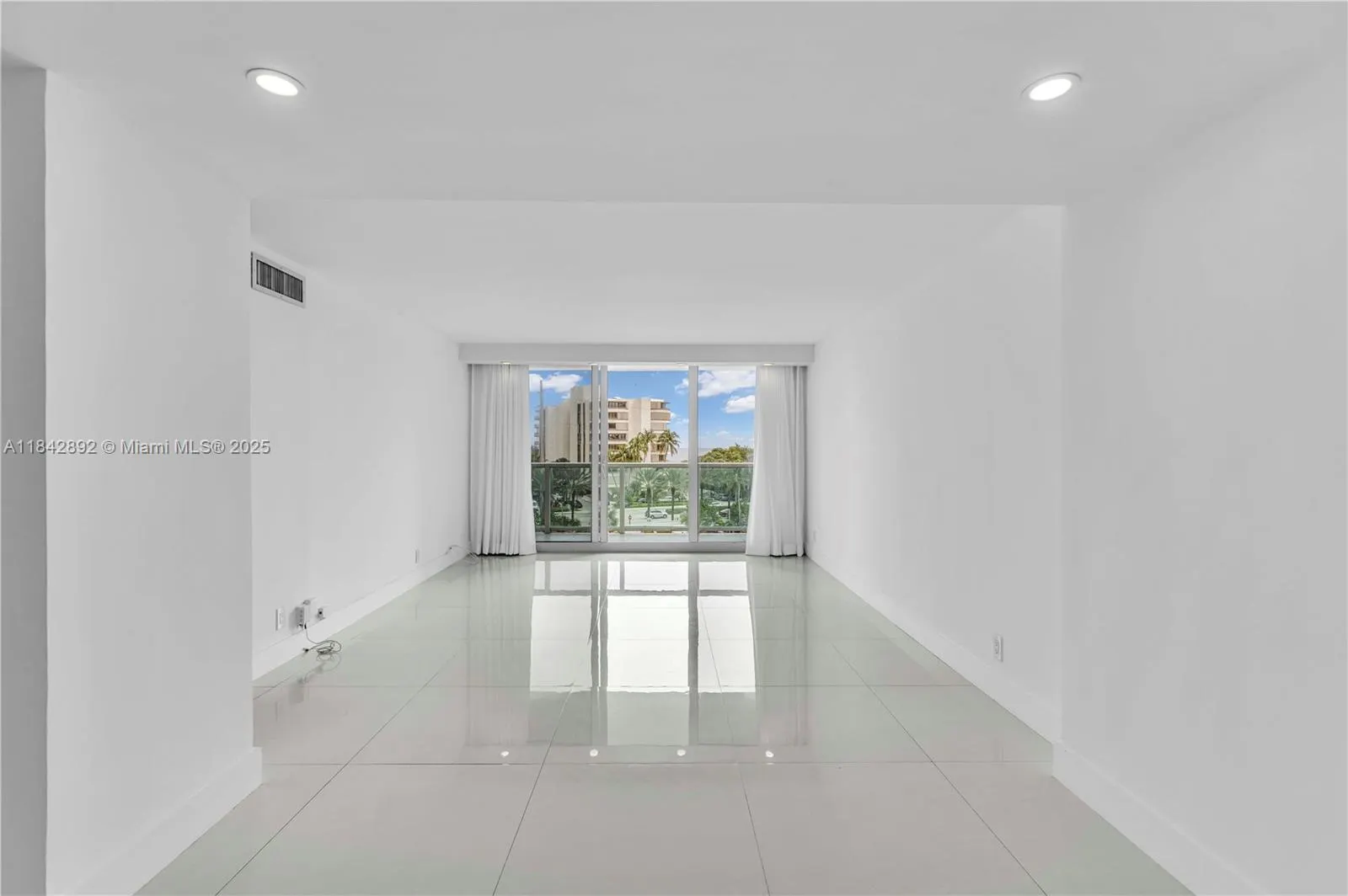 100 Bayview Dr, #508