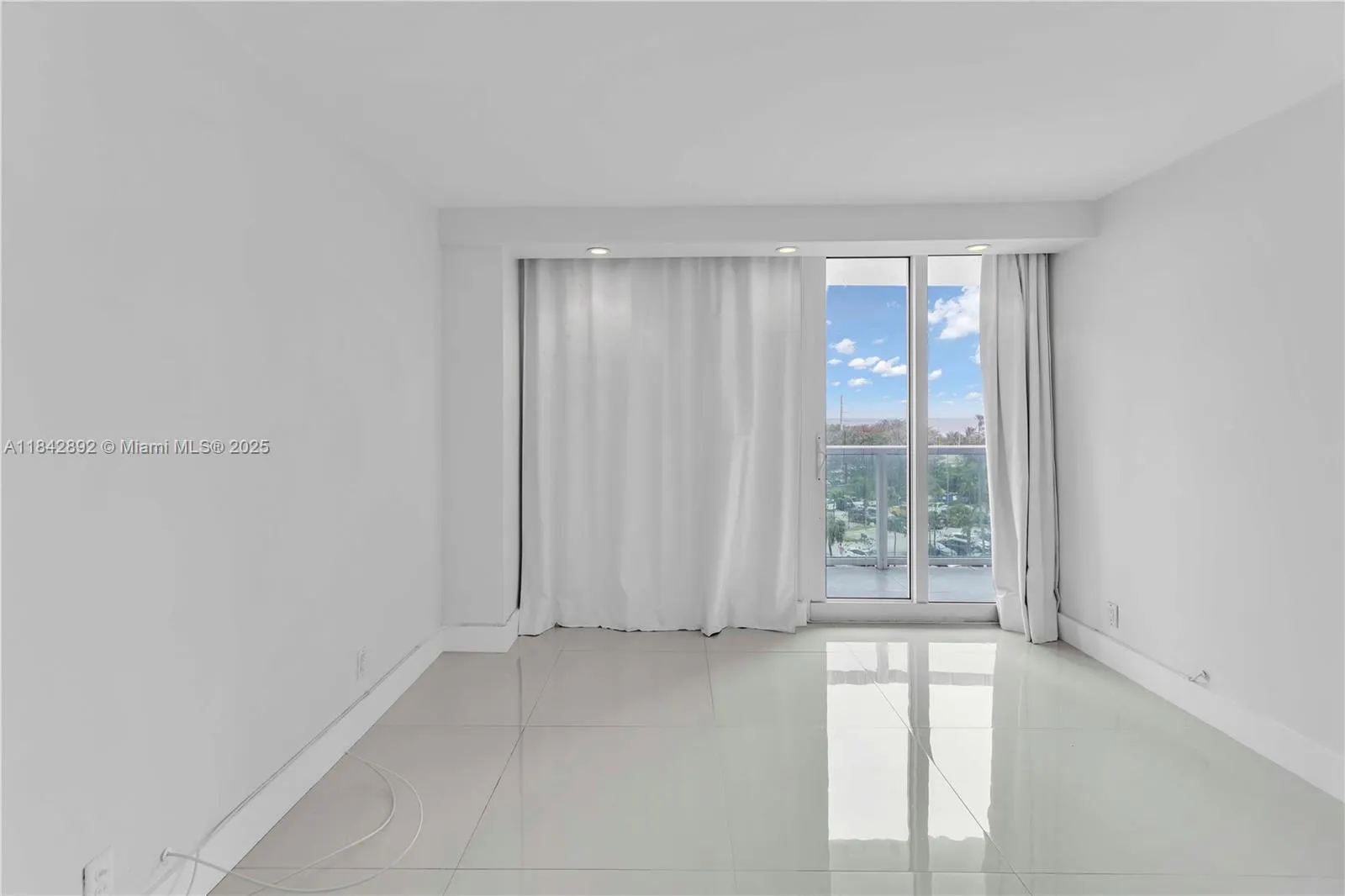 100 Bayview Dr, #508