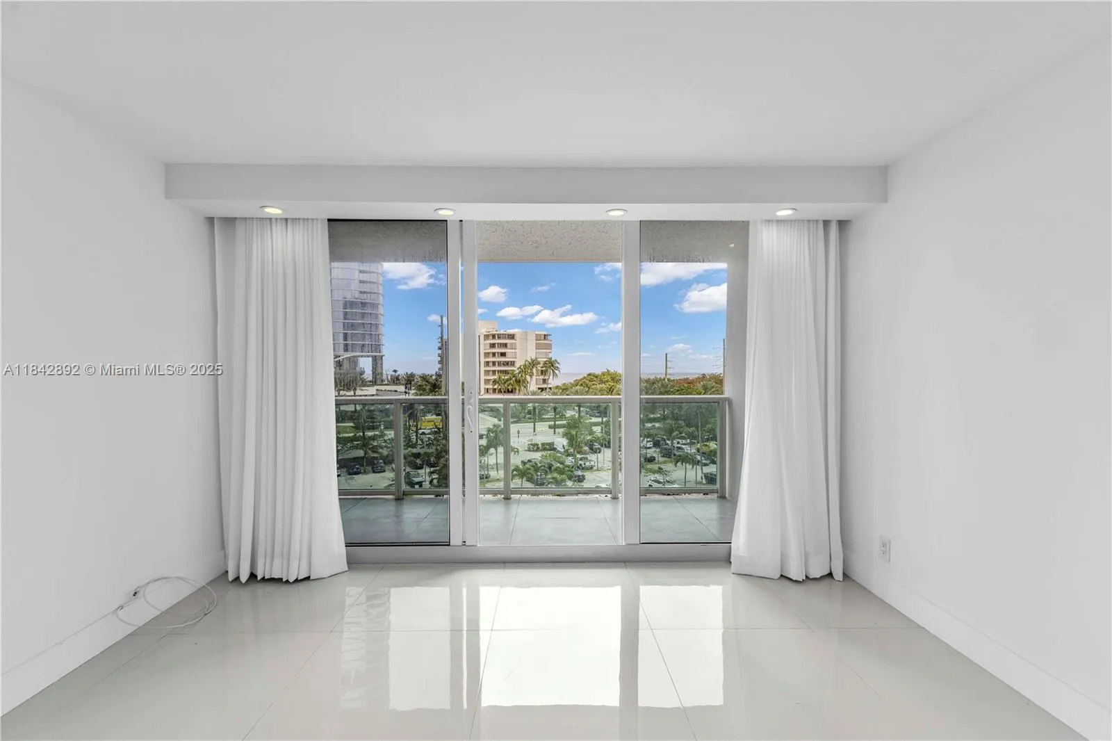 100 Bayview Dr, #508