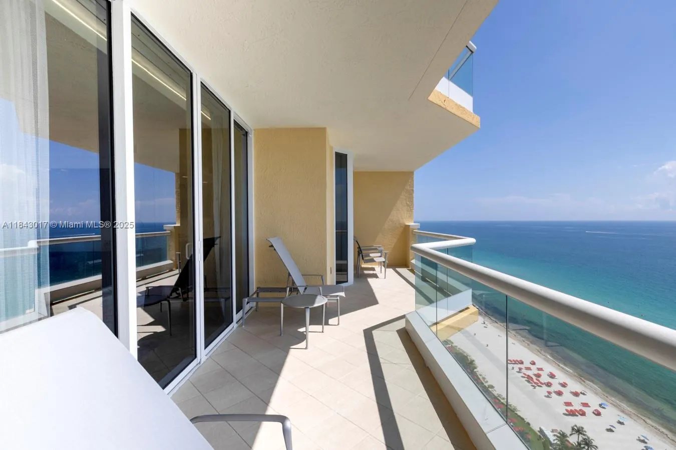 17875 Collins Ave, #2703