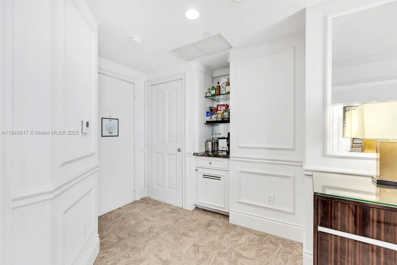 17875 Collins Ave, #2703