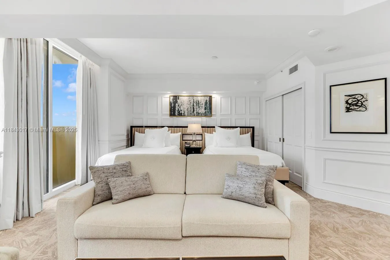 17875 Collins Ave, #2703