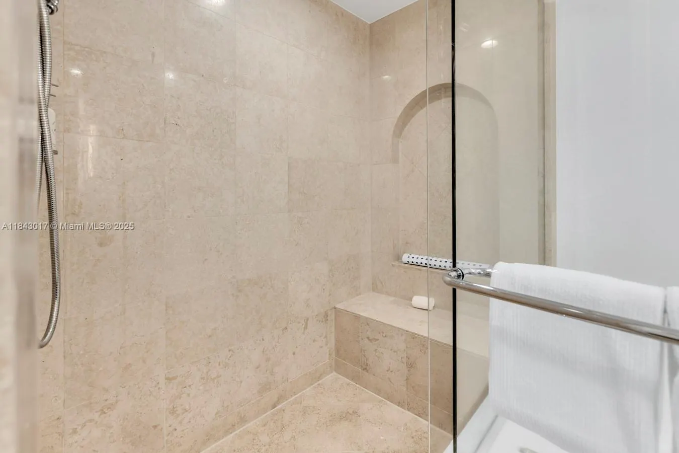 17875 Collins Ave, #2703