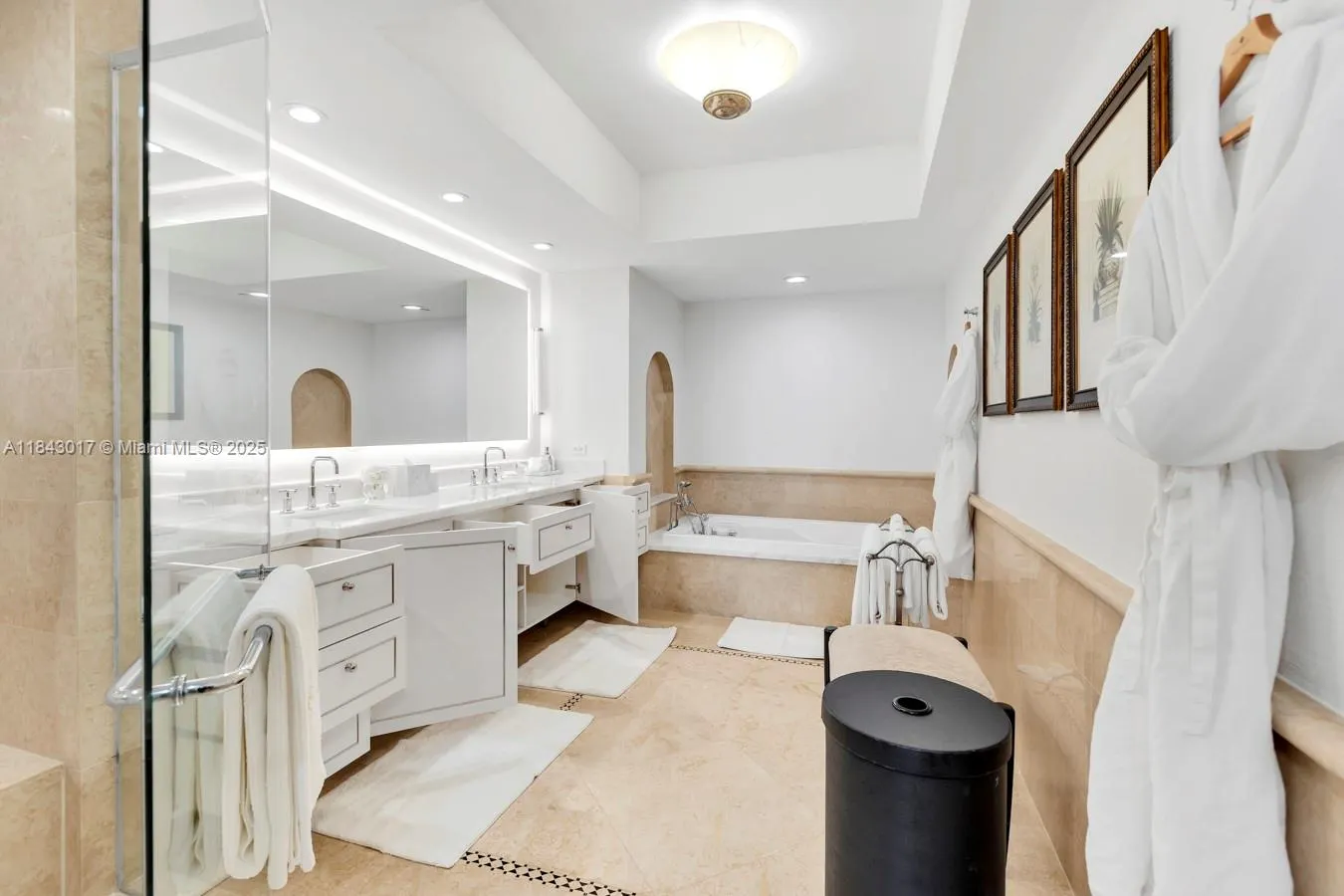 17875 Collins Ave, #2703