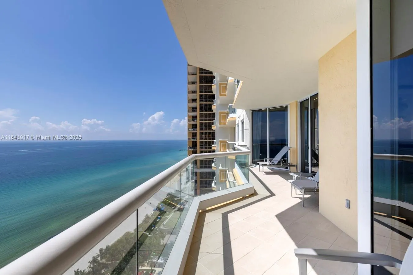 17875 Collins Ave, #2703