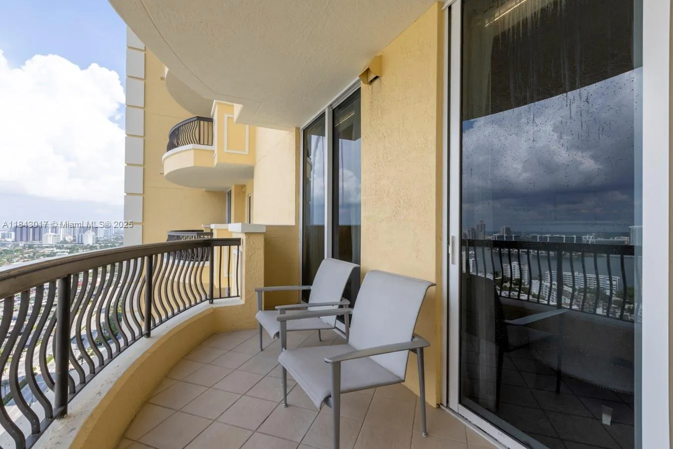 17875 Collins Ave, #2703