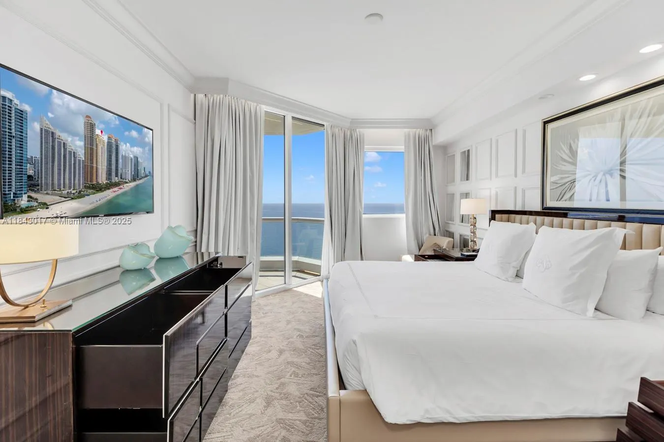 17875 Collins Ave, #2703