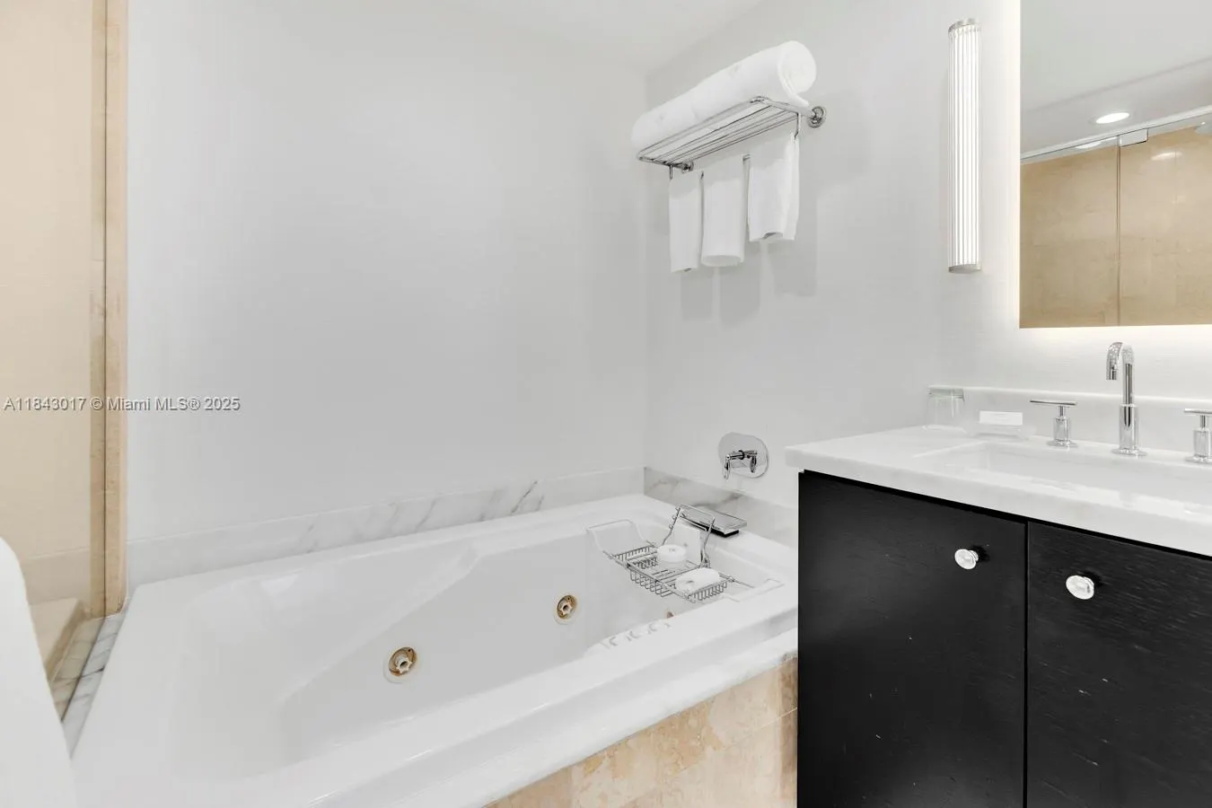 17875 Collins Ave, #2703