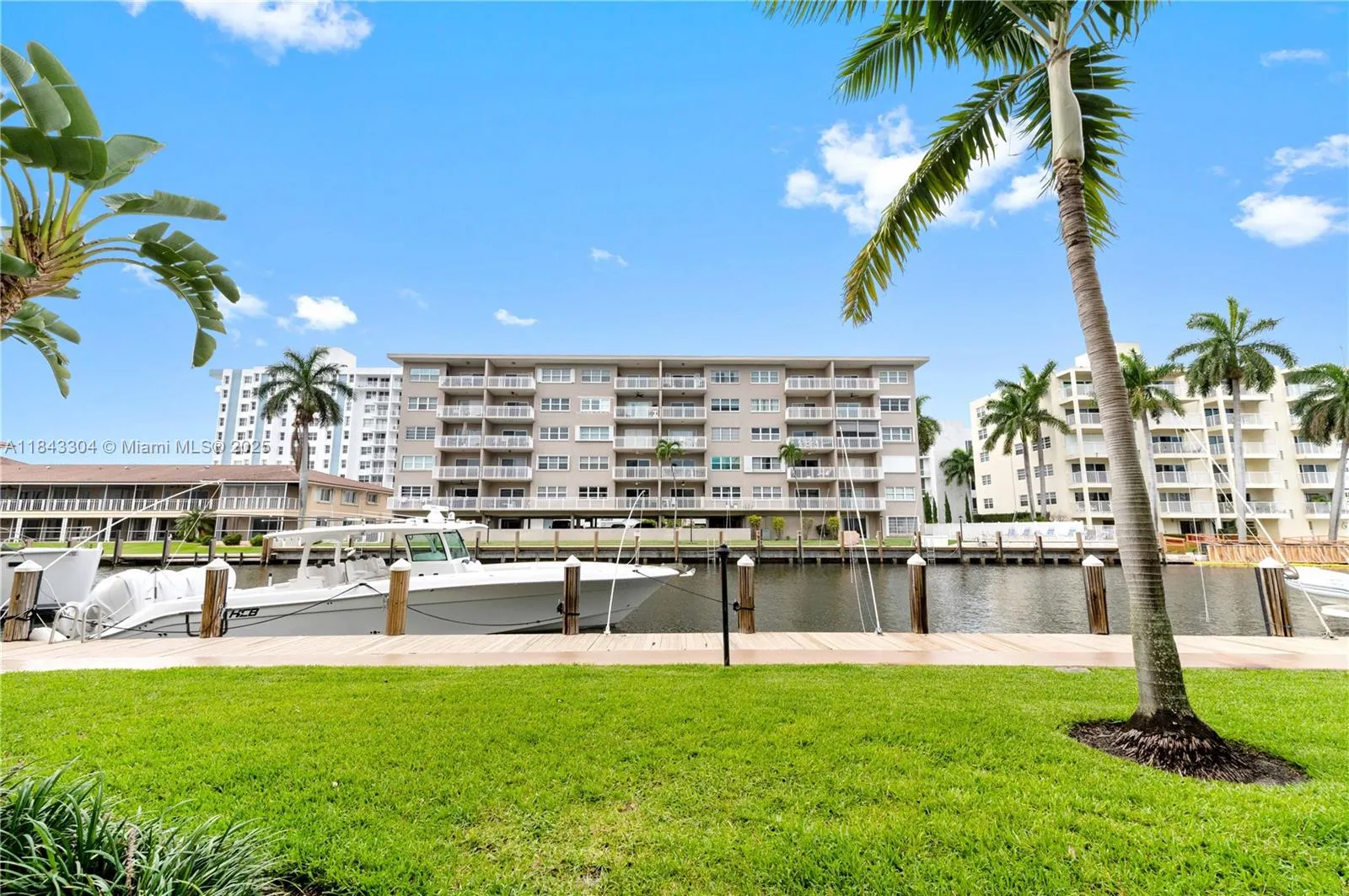 2881 NE 32nd St, #115