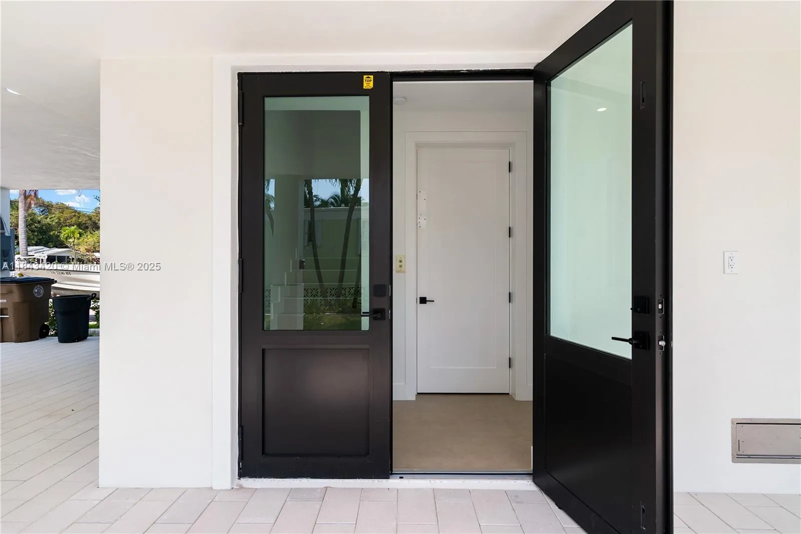 27 Ocean Dr