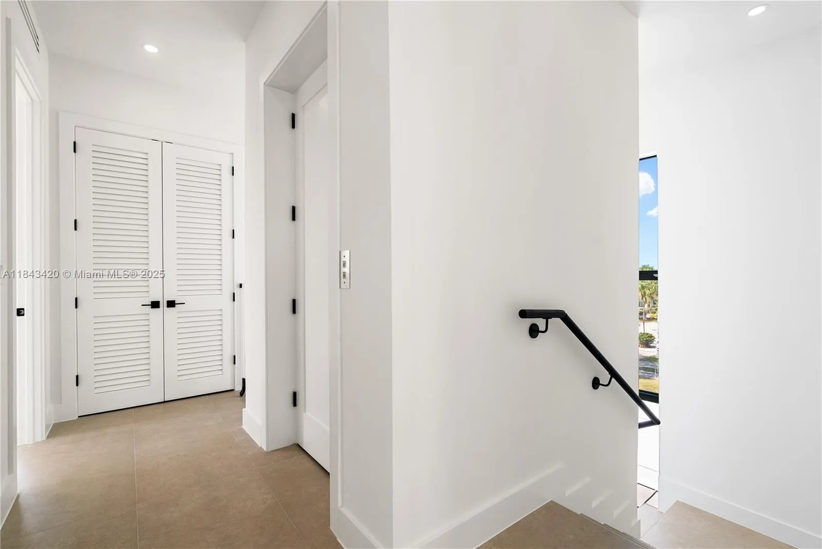 27 Ocean Dr