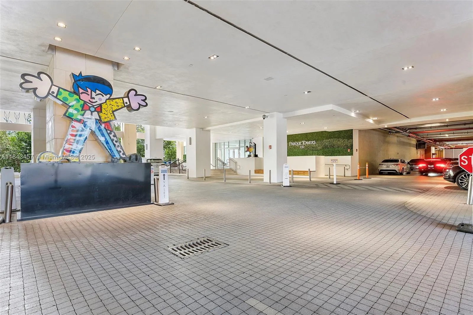330 Sunny Isles Blvd, #5-LPH03