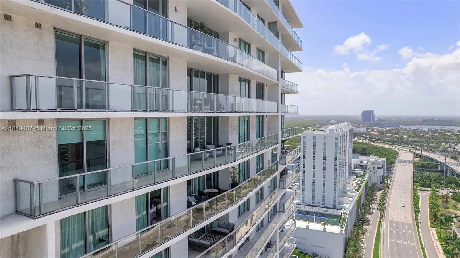 330 Sunny Isles Blvd, #5-LPH03