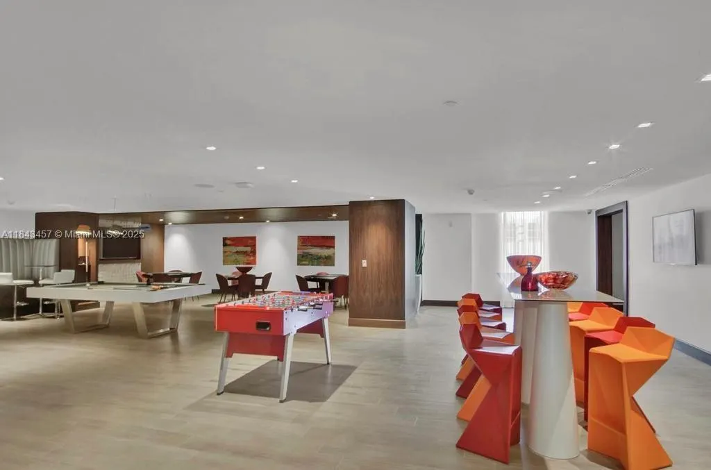 330 Sunny Isles Blvd, #5-LPH03