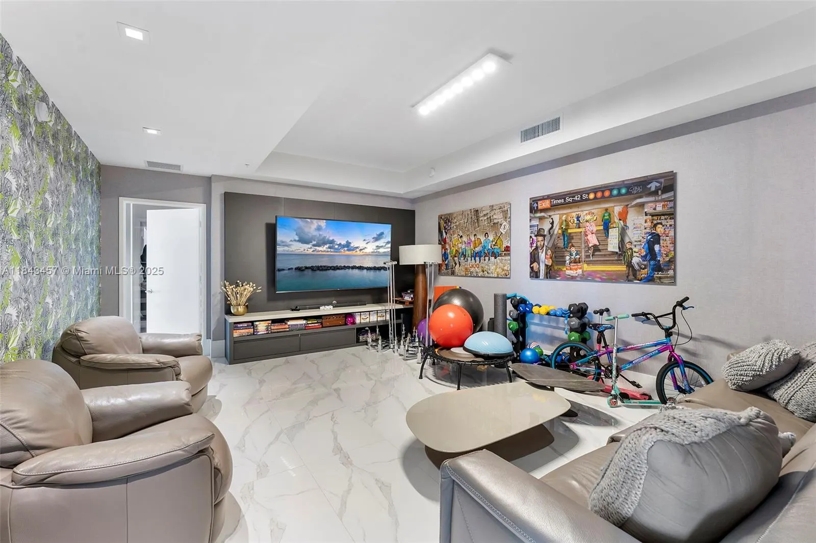 330 Sunny Isles Blvd, #5-LPH03
