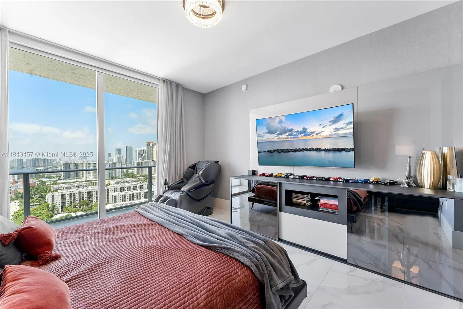 330 Sunny Isles Blvd, #5-LPH03