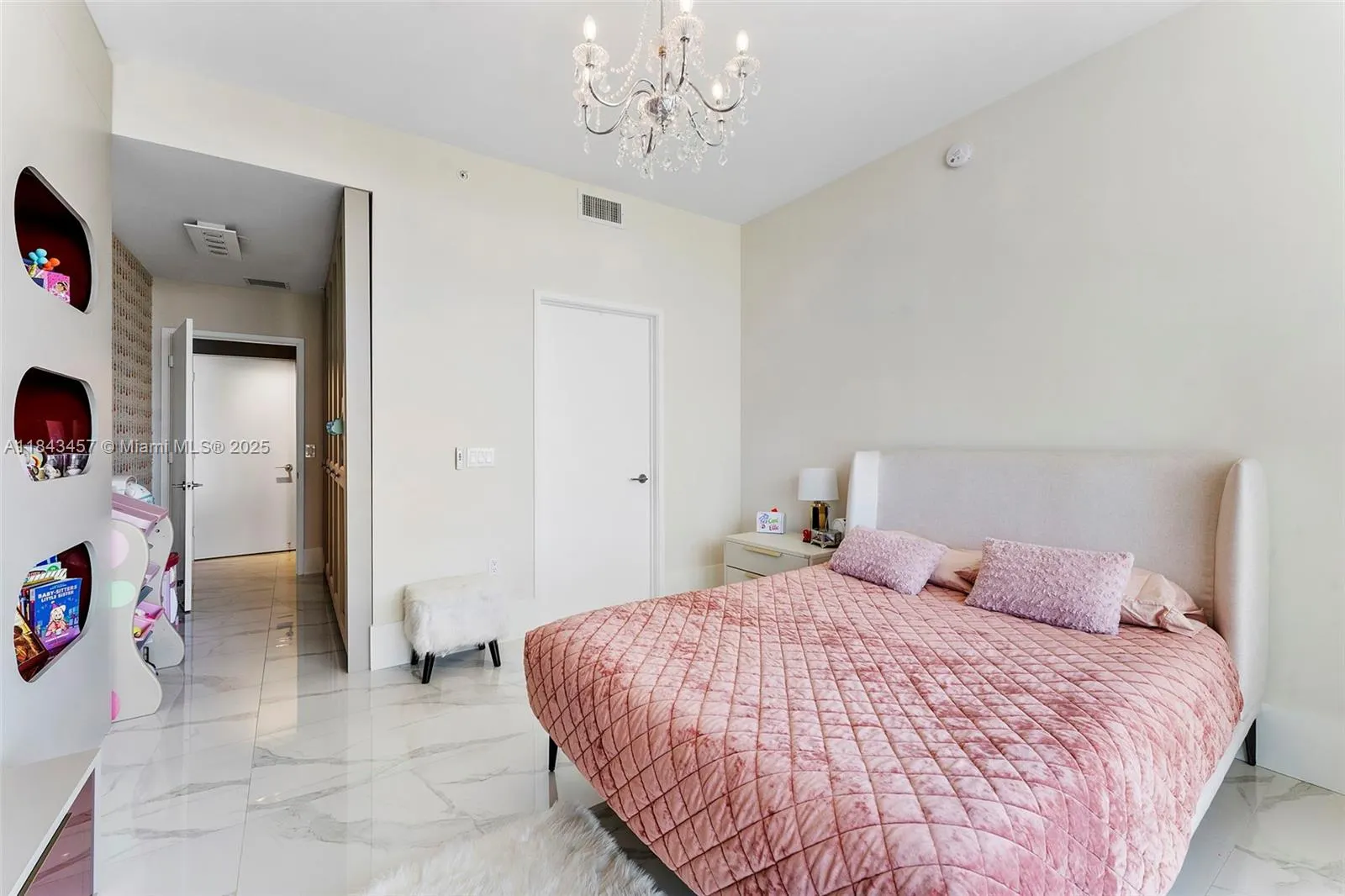 330 Sunny Isles Blvd, #5-LPH03
