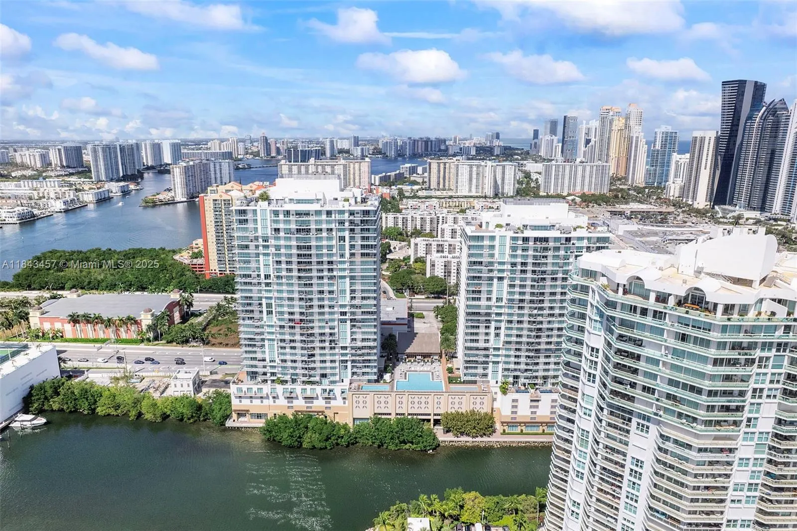 330 Sunny Isles Blvd, #5-LPH03