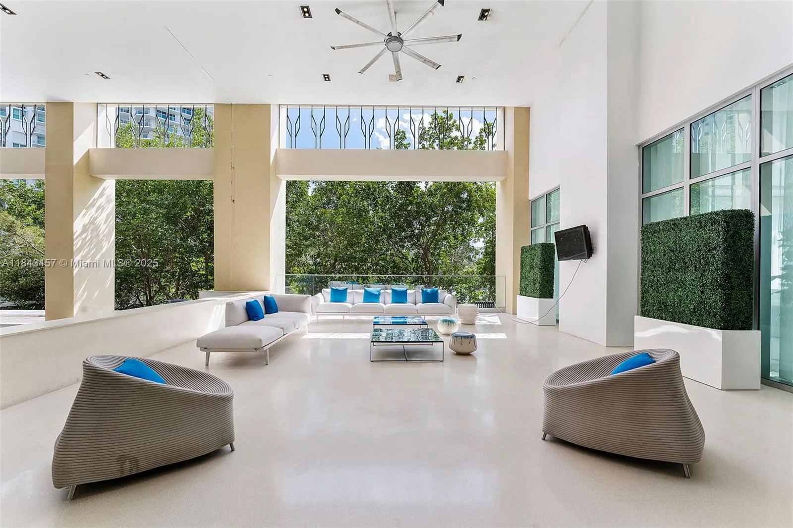 330 Sunny Isles Blvd, #5-LPH03