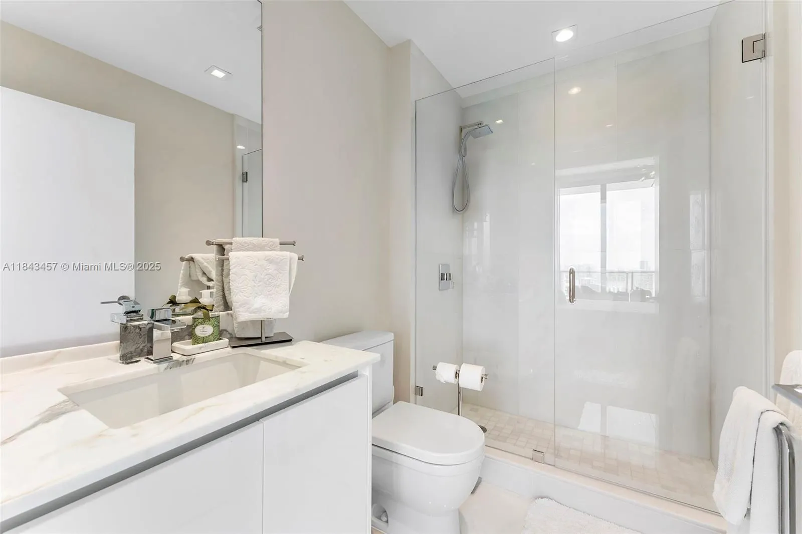 330 Sunny Isles Blvd, #5-LPH03