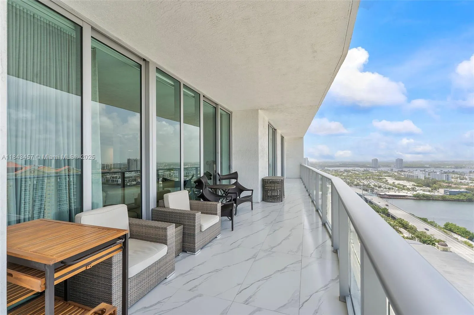 330 Sunny Isles Blvd, #5-LPH03