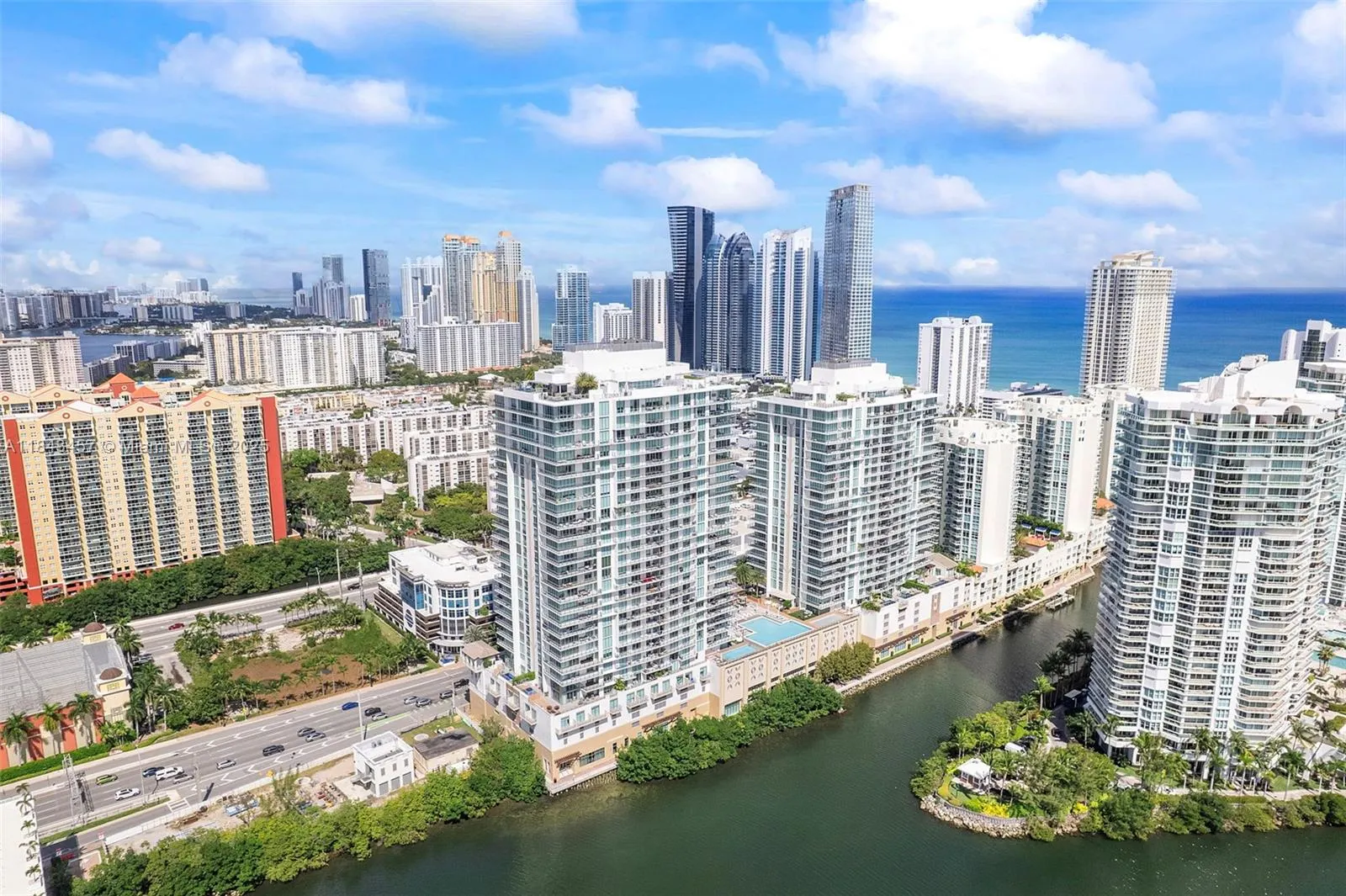 330 Sunny Isles Blvd, #5-LPH03